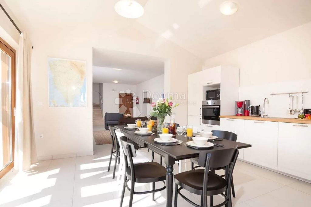 Maison de luxe à vendre à Barban, 549 000 €, Photo 4