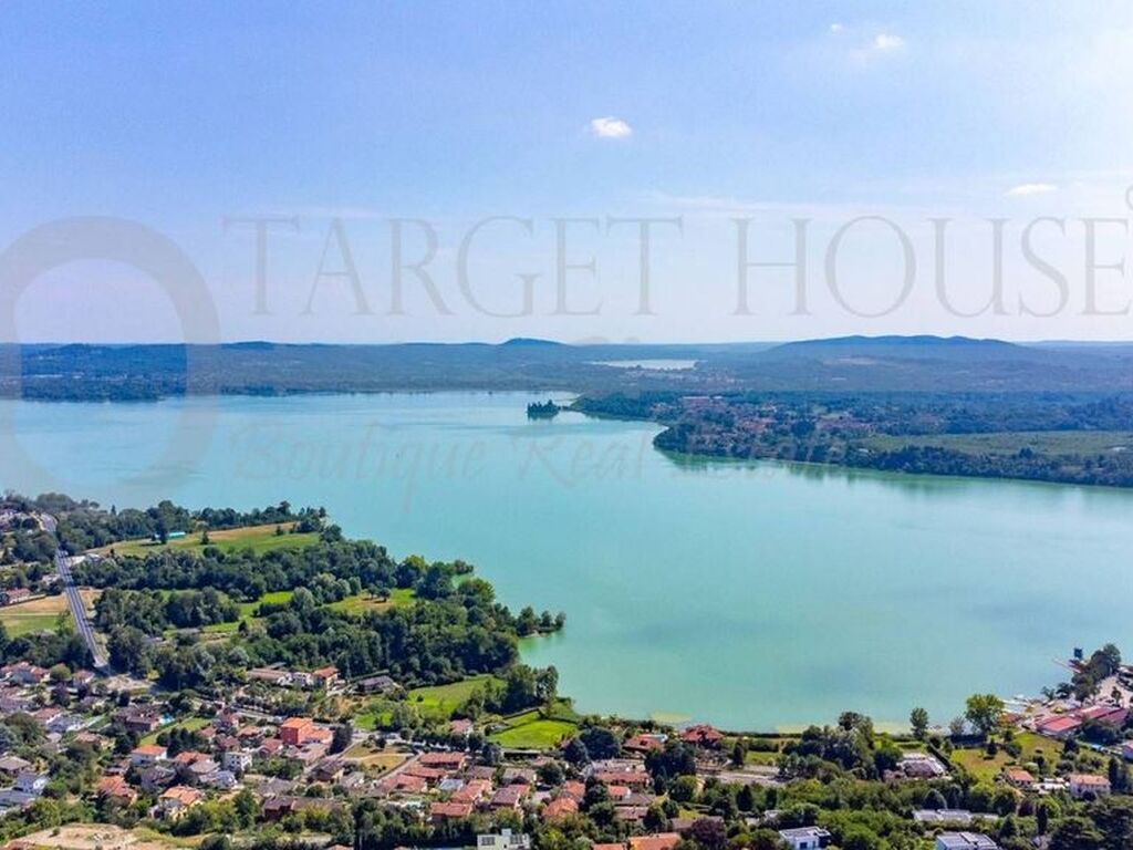 Luxury House for sale in Gavirate, 1 800 000 €, Photo 1