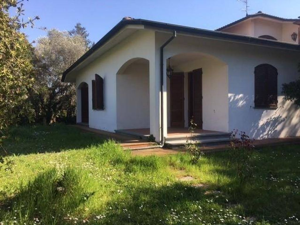Luxury House for sale in Cascina, 650 000 €, Photo 1