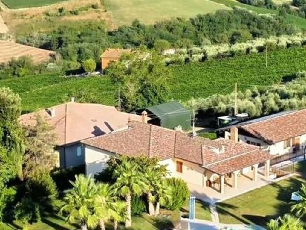 Luxury House for sale in Cossignano, 1 200 000 €, Photo 1