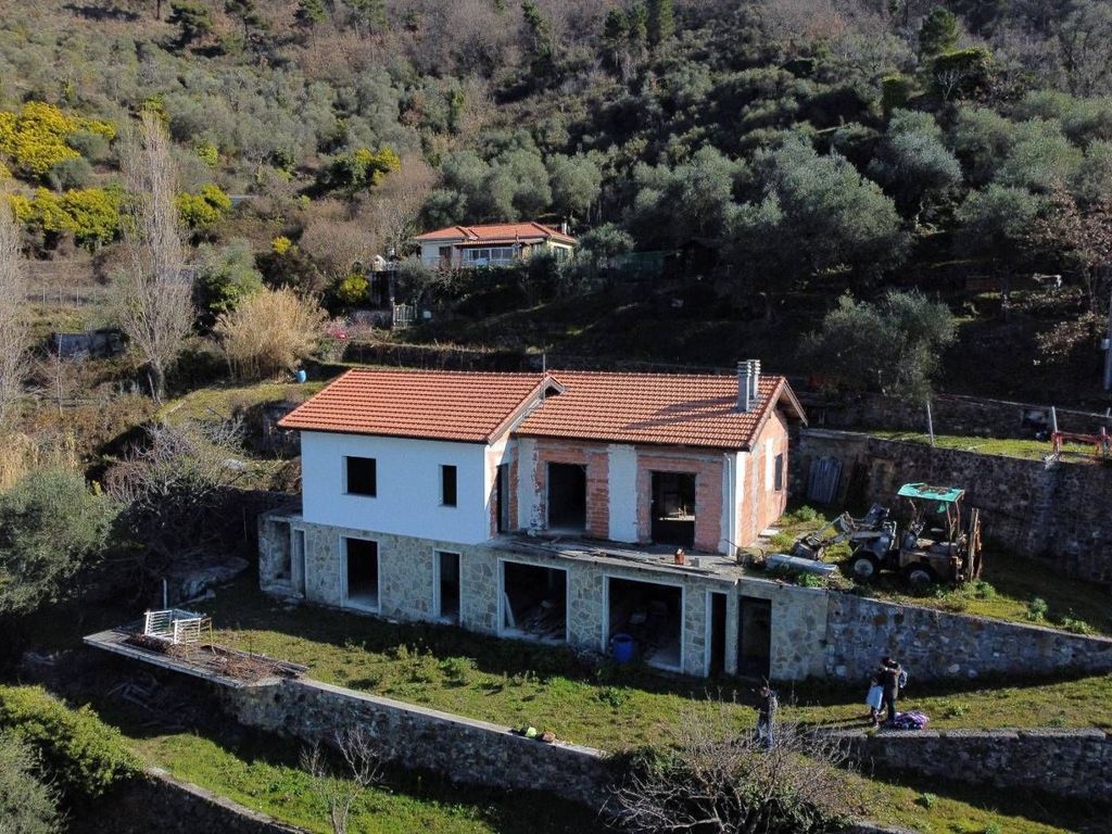 Luxury House for sale in Soldano, 400 000 €, Photo 1
