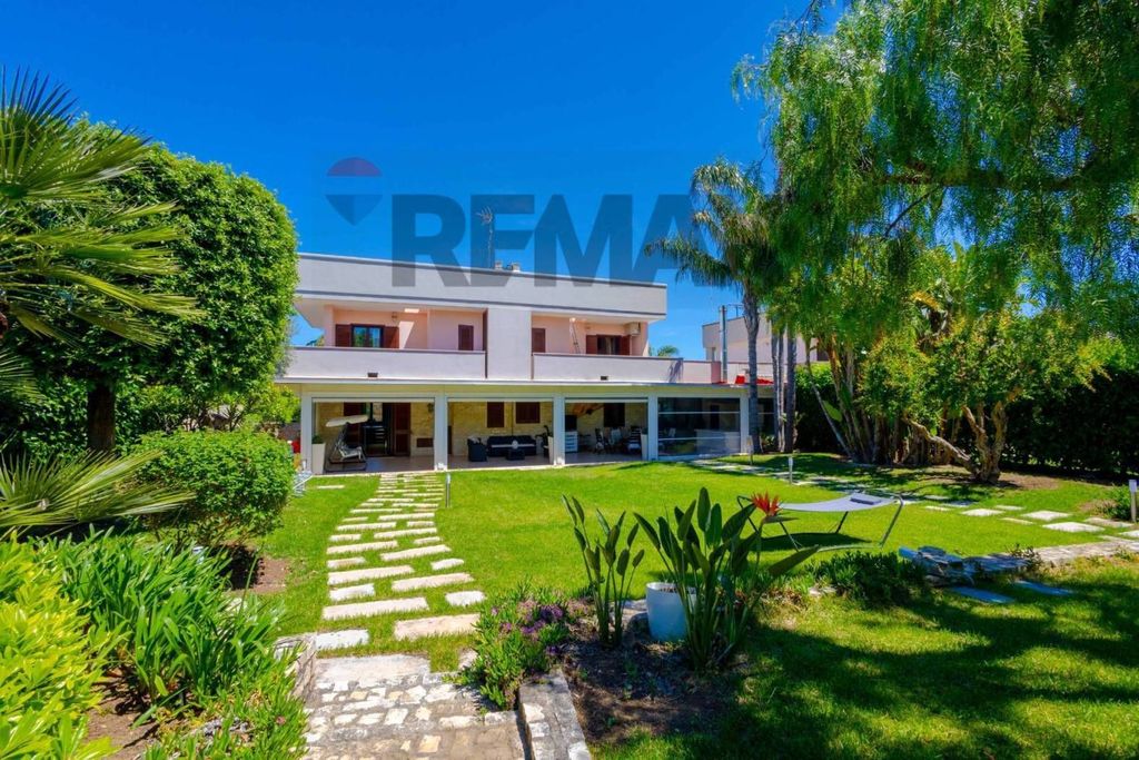 Luxury House for sale in Noicattaro, 950 000 €, Photo 1