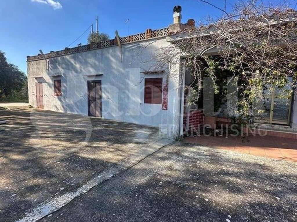 Luxury House for sale in Ostuni, 600 000 €, Photo 1