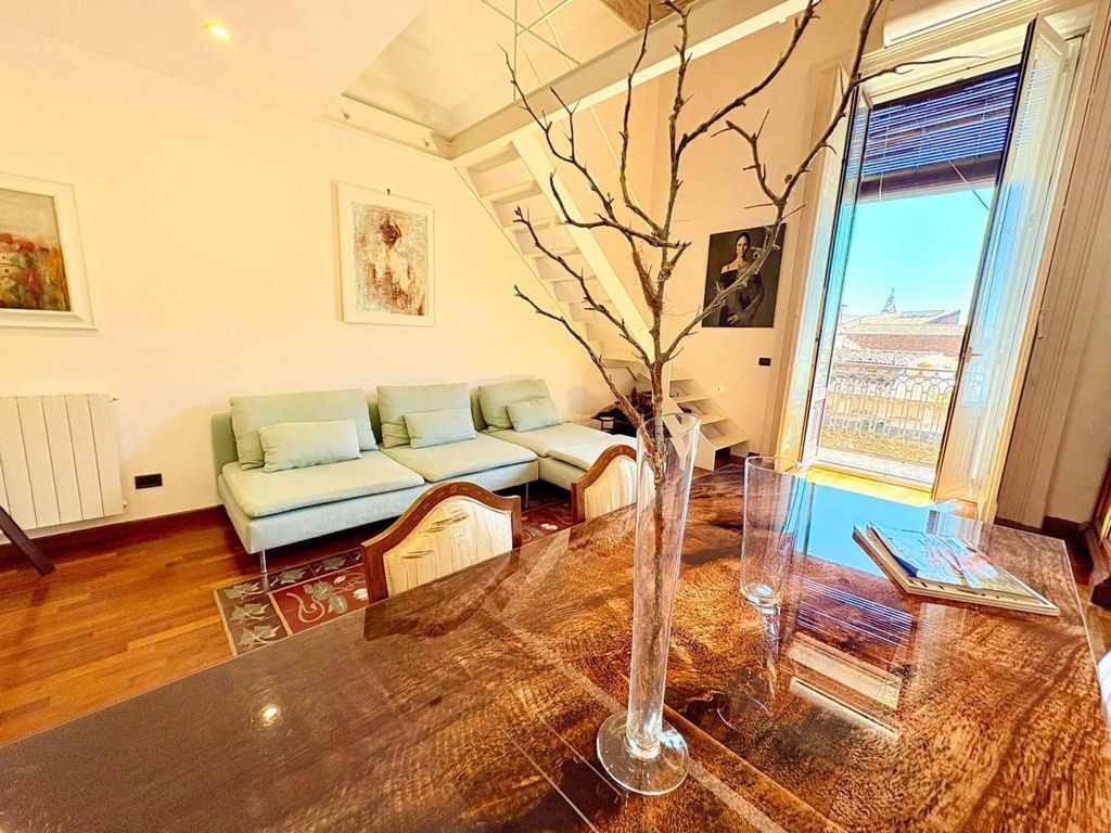 Luxury Apartment for sale in Catania, 949 000 €, Photo 1