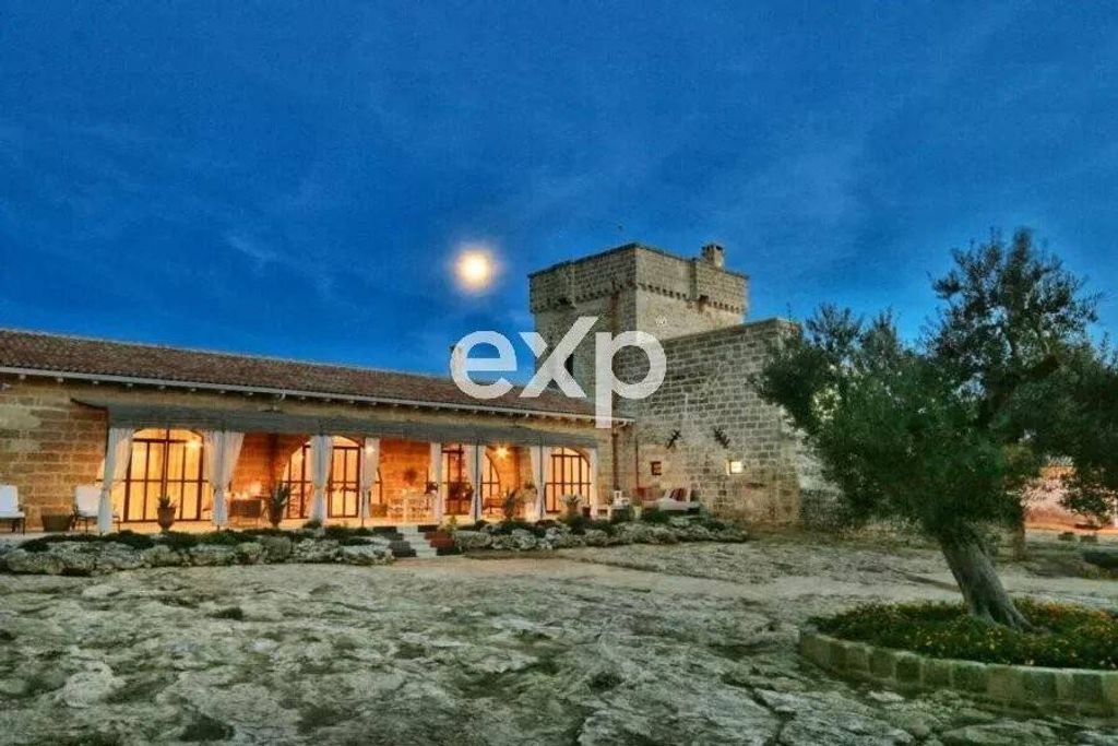 Luxury House for sale in Salve, 10 000 000 €, Photo 1