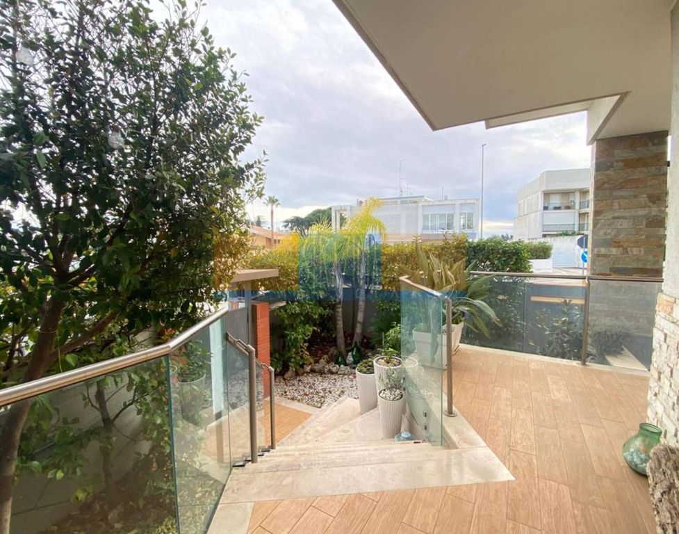 Maison de luxe à vendre à Modugno, 850 000 €, Photo 2