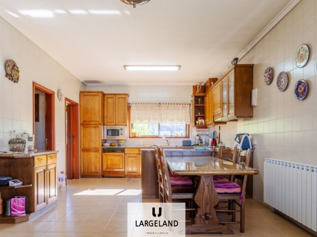 Luxury House for sale in Santa Maria Da Feira, 490 000 €, Photo 2