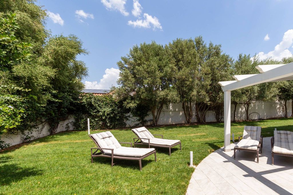 Luxury House for sale in Quartu Sant Elena, 659 000 €, Photo 4