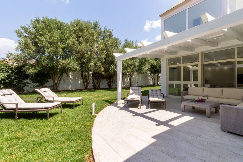 Luxury House for sale in Quartu Sant Elena, 659 000 €, Photo 5