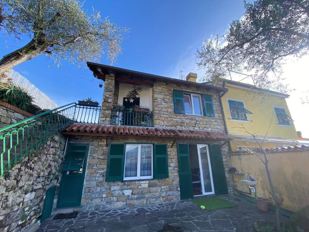 Luxury House for sale in Leivi, 565 000 €, Photo 1