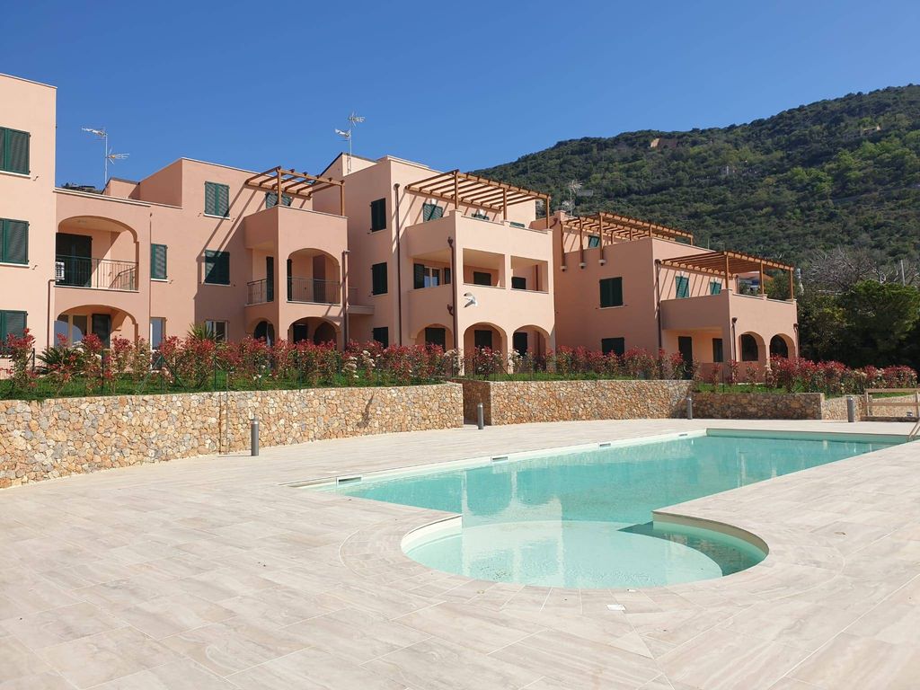 Luxury Apartment for sale in Borgio, 870 000 €, Photo 1