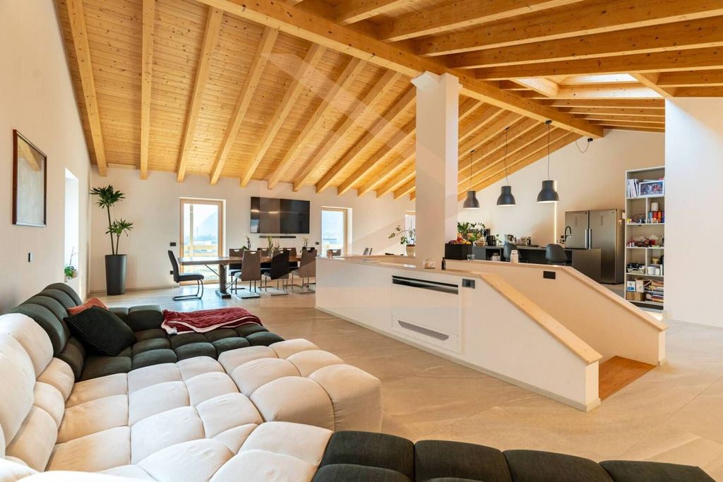Luxury House for sale in Ala, 997 000 €, Photo 1