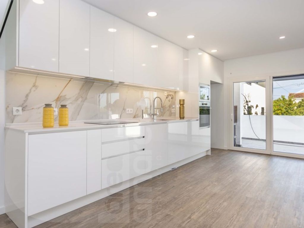 Luxury House for sale in Seixal, 425 000 €, Photo 2