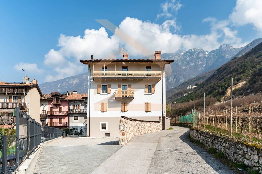 Luxury House for sale in Ala, 997 000 €, Photo 3