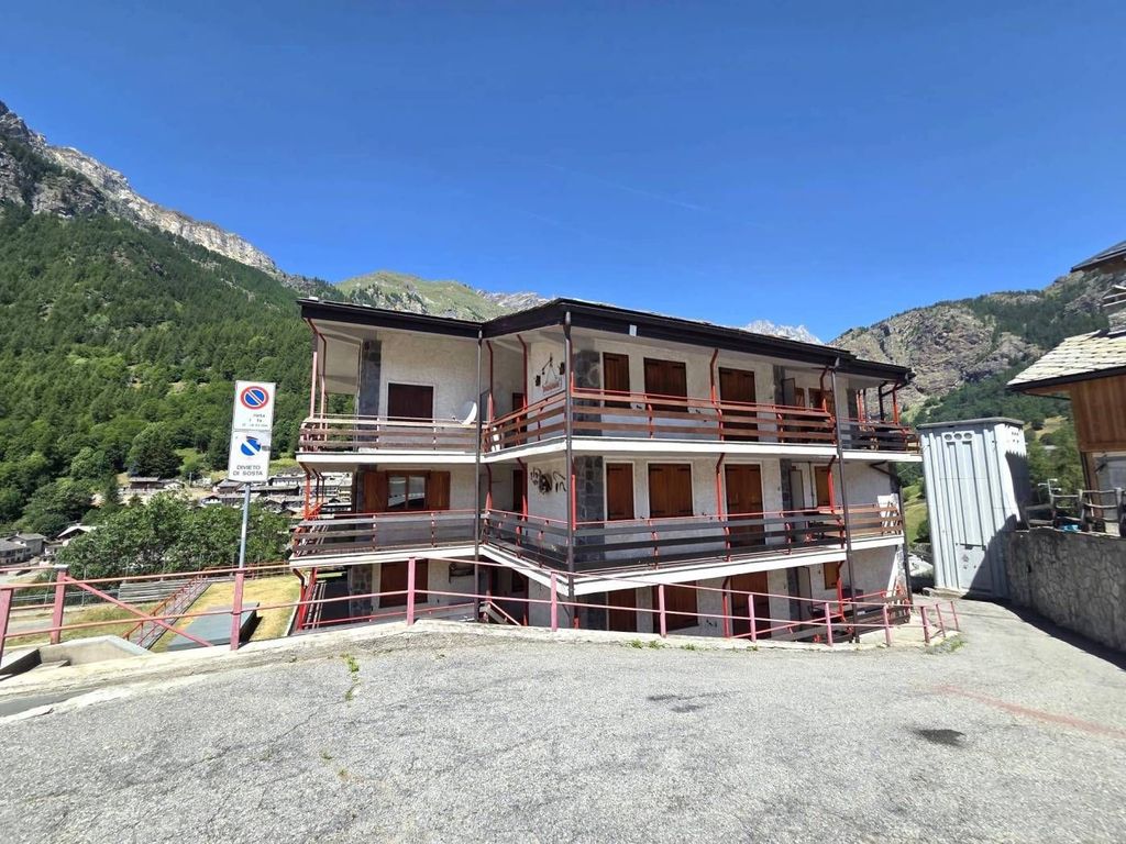 Luxury Apartment for sale in Valtournenche, 420 000 €, Photo 4