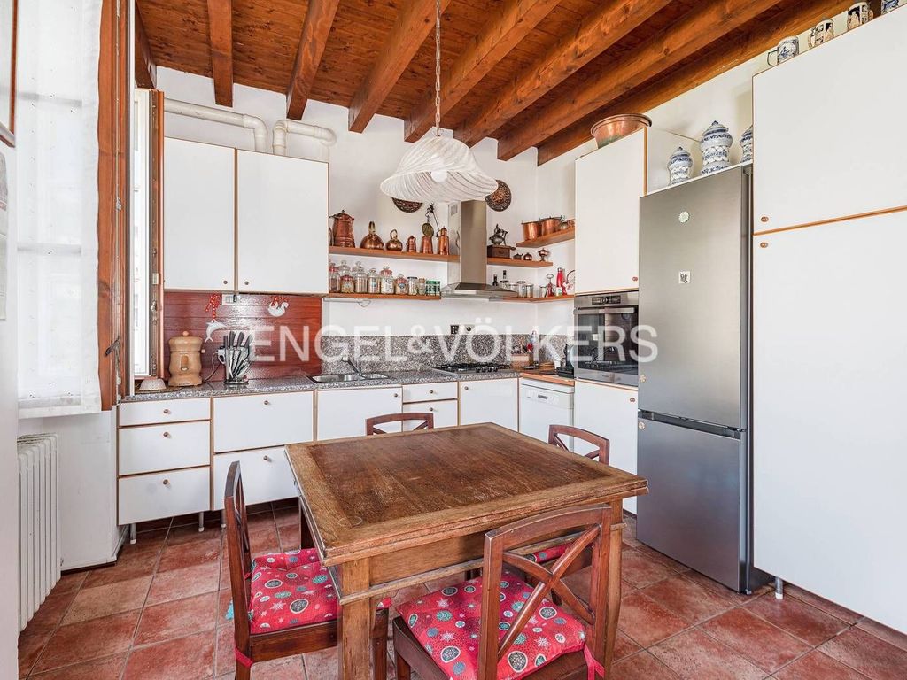 Maison de luxe à vendre à Como, 800 000 €, Photo 7