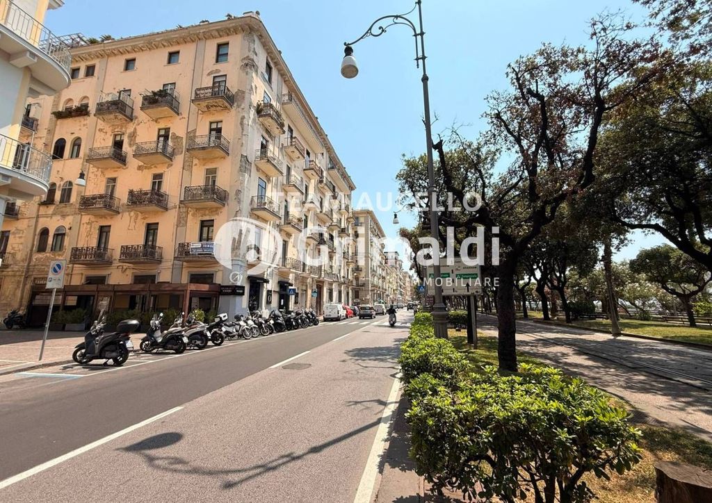 Appartement de luxe à vendre à Salerno, 830 000 €, Photo 1