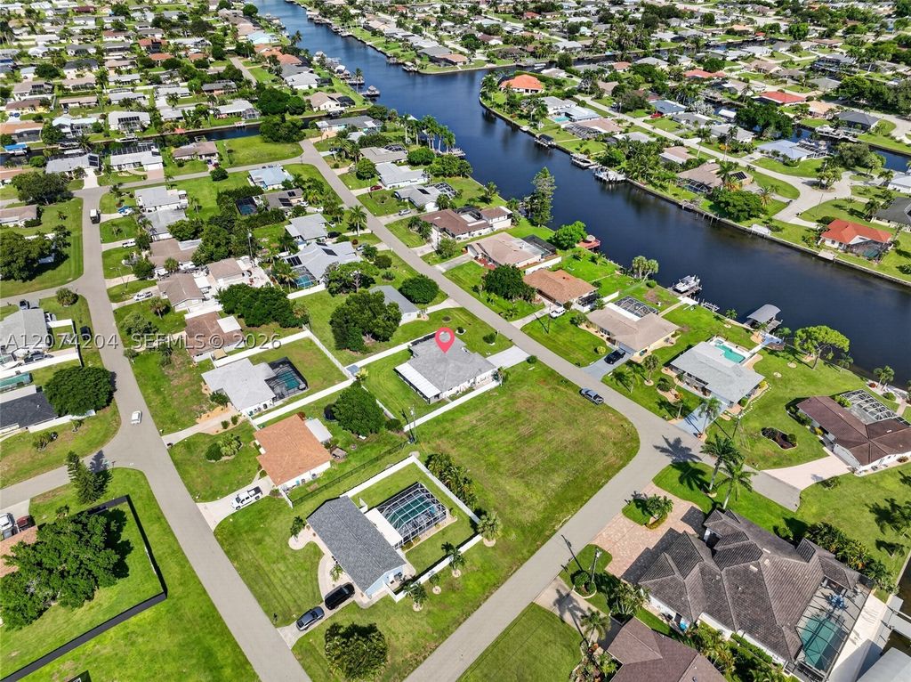 Maison de luxe à vendre à Cape Coral, 402 218 €, Photo 1