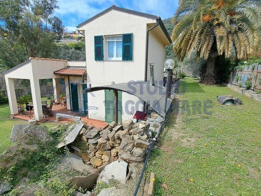 Luxury House for sale in Castellaro, 440 000 €, Photo 1