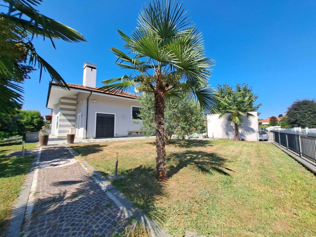 Luxury House for sale in Saluzzo, 920 000 €, Photo 1