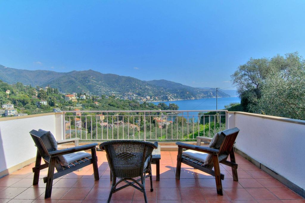 Luxury Apartment for sale in Rapallo, 870 000 €, Photo 1