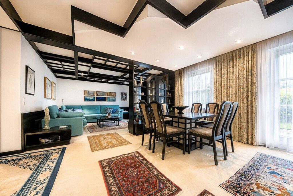 Luxury Apartment for sale in Brunico, 1 250 000 €, Photo 1