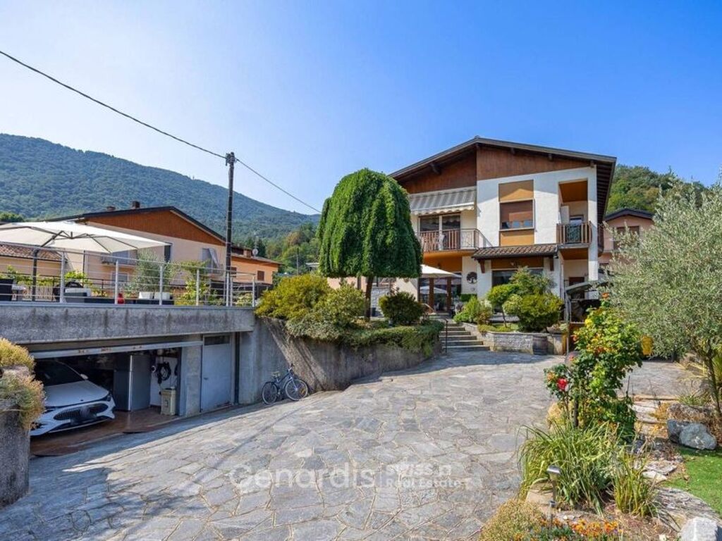 Maison de luxe à vendre à Lavena Ponte Tresa, 760 000 €, Photo 1