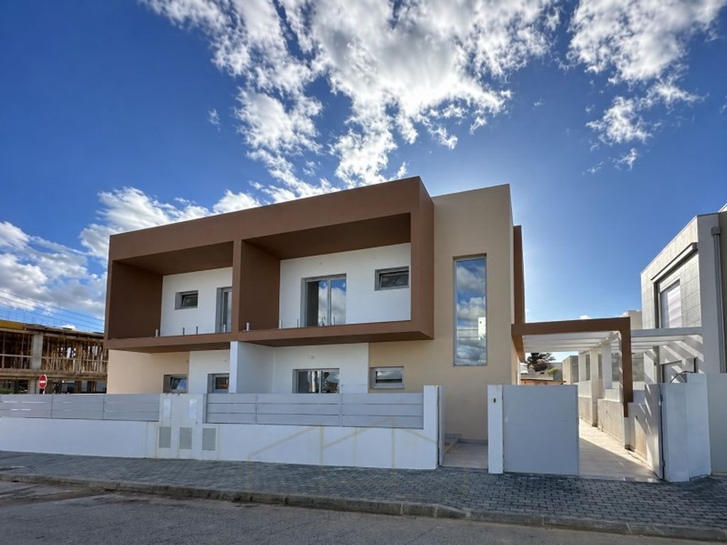 Luxury House for sale in Seixal, 485 000 €, Photo 1