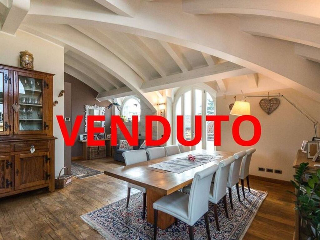Luxury Apartment for sale in Gallarate, 980 000 €, Photo 1