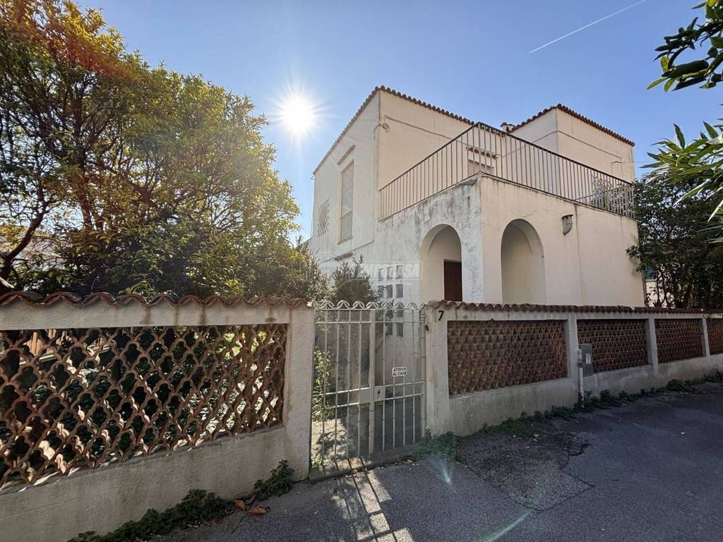 Luxury House for sale in Varazze, 1 100 000 €, Photo 1
