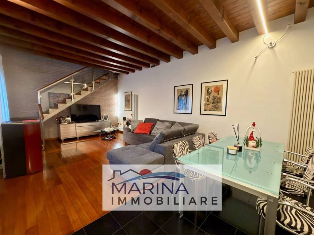 Luxury House for sale in Chioggia, 780 000 €, Photo 1