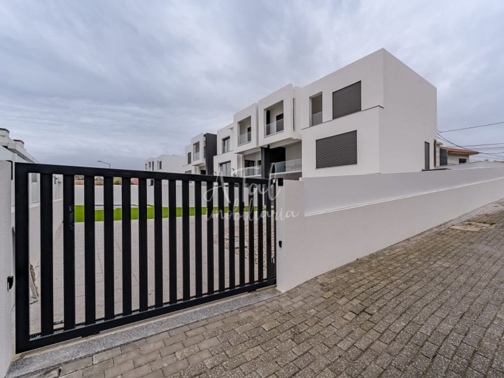 Luxury House for sale in Seixal, 695 000 €, Photo 2