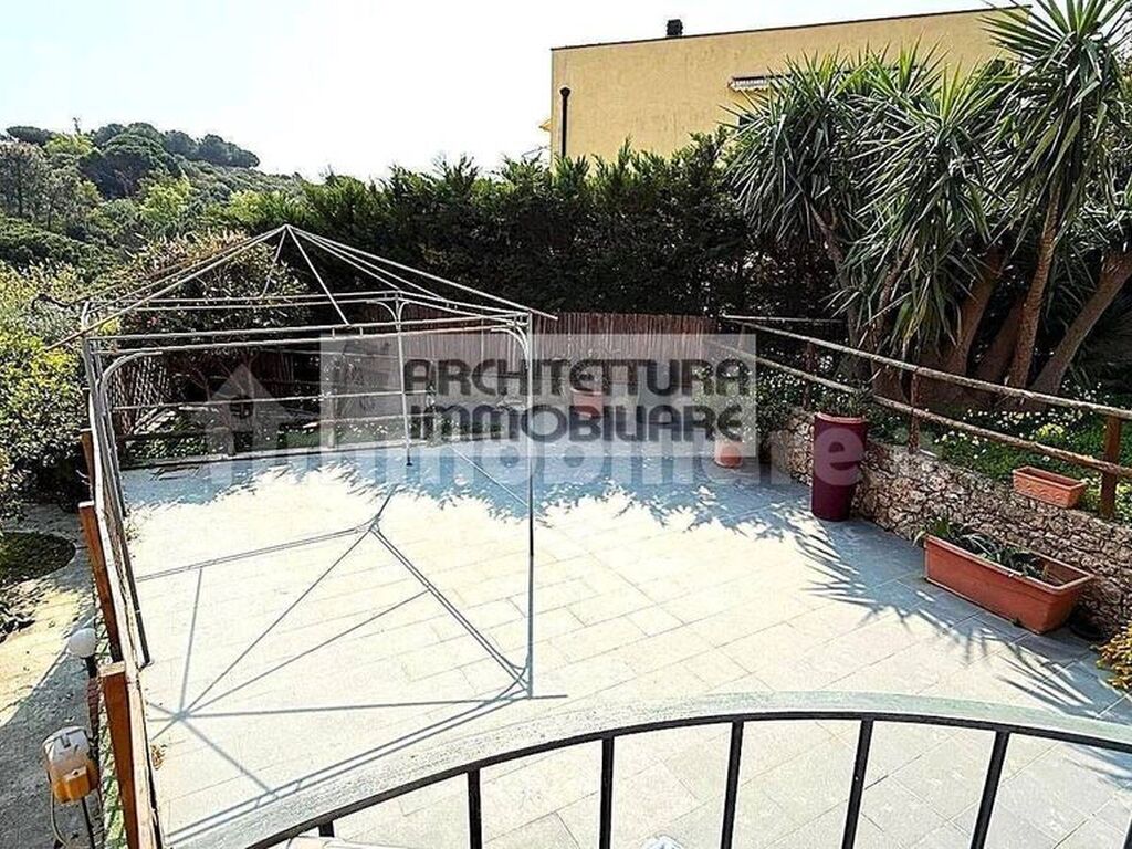 Maison de luxe à vendre à Spotorno, 770 000 €, Photo 2