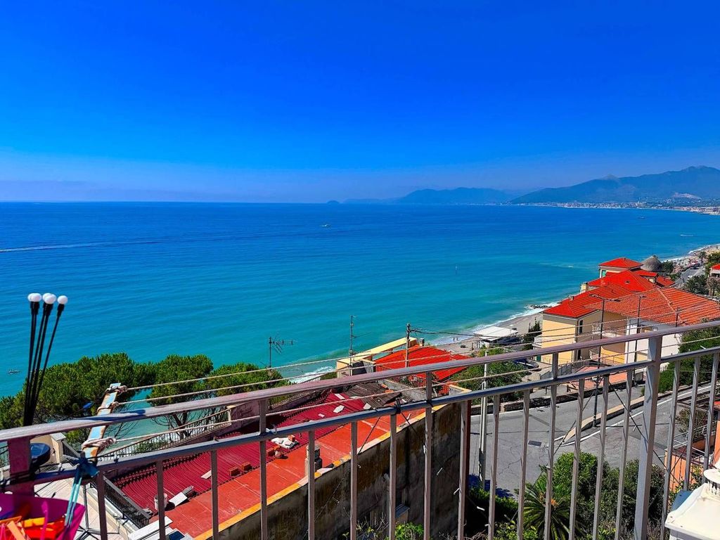 Luxury Apartment for sale in Borgio, 770 000 €, Photo 3