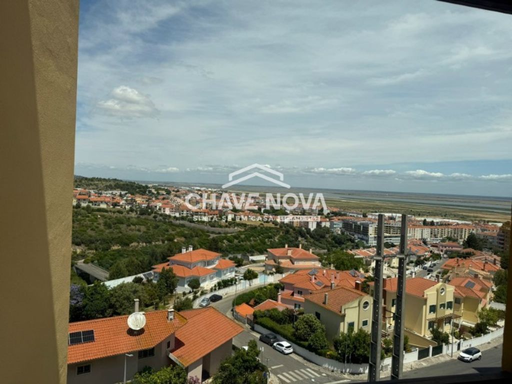 Luxury Apartment for sale in Loures, 485 000 €, Photo 1