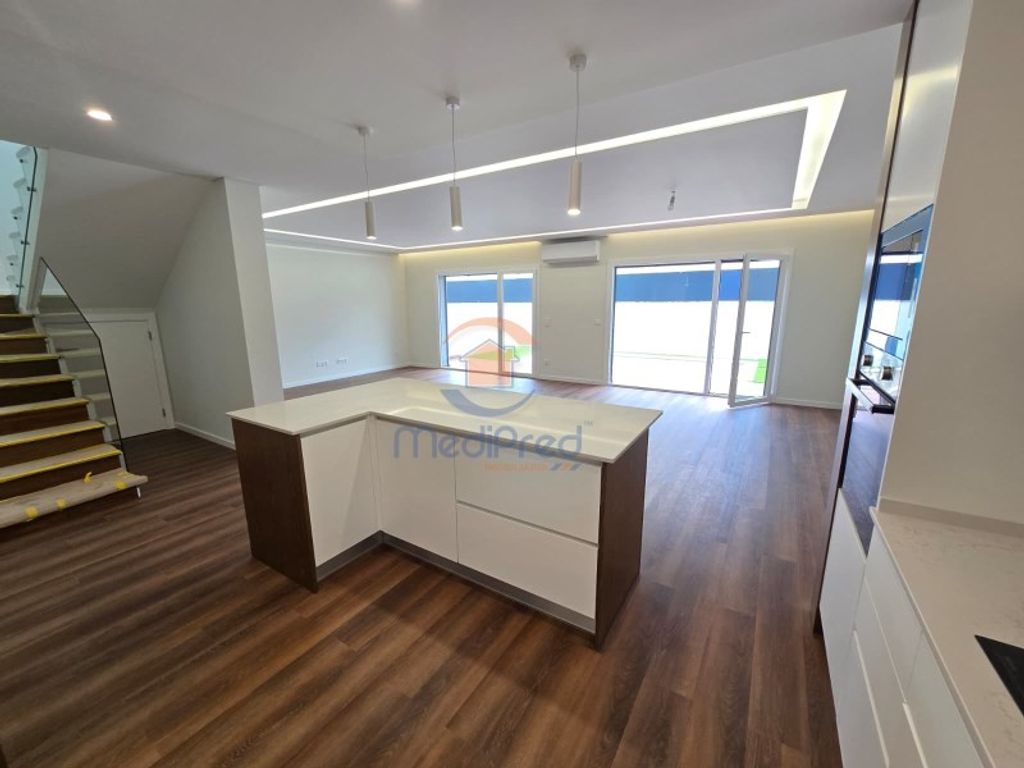 Luxury House for sale in Sintra, 700 000 €, Photo 1