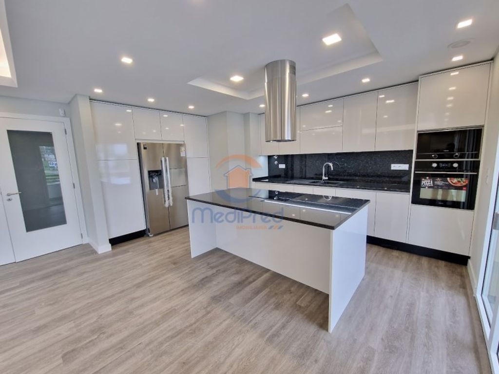 Luxury Apartment for sale in Odivelas, 475 000 €, Photo 1