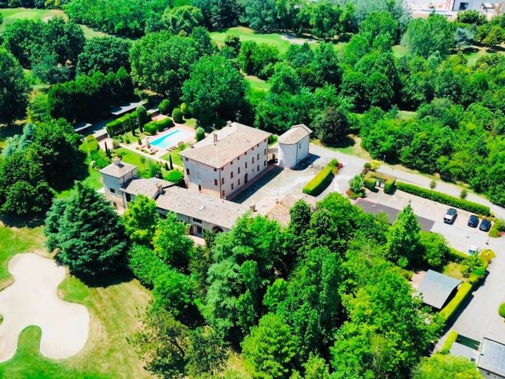 Maison de luxe à vendre à Maranello, 650 000 €, Photo 1