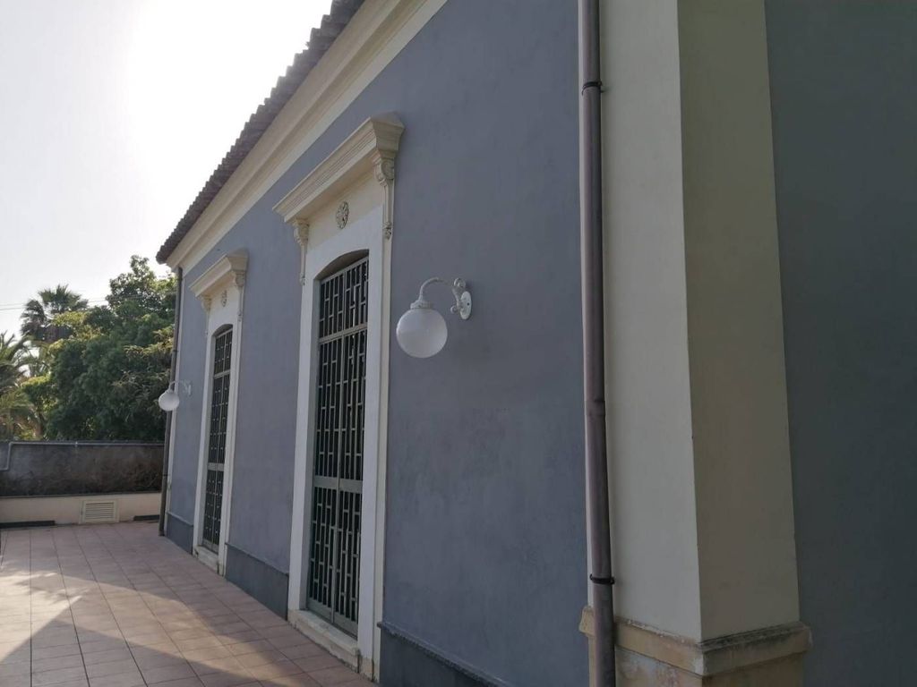 Luxury House for sale in Catania, 980 000 €, Photo 1