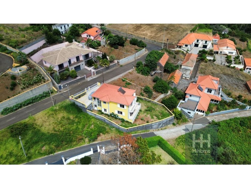 Luxury House for sale in Calheta, 700 000 €, Photo 1