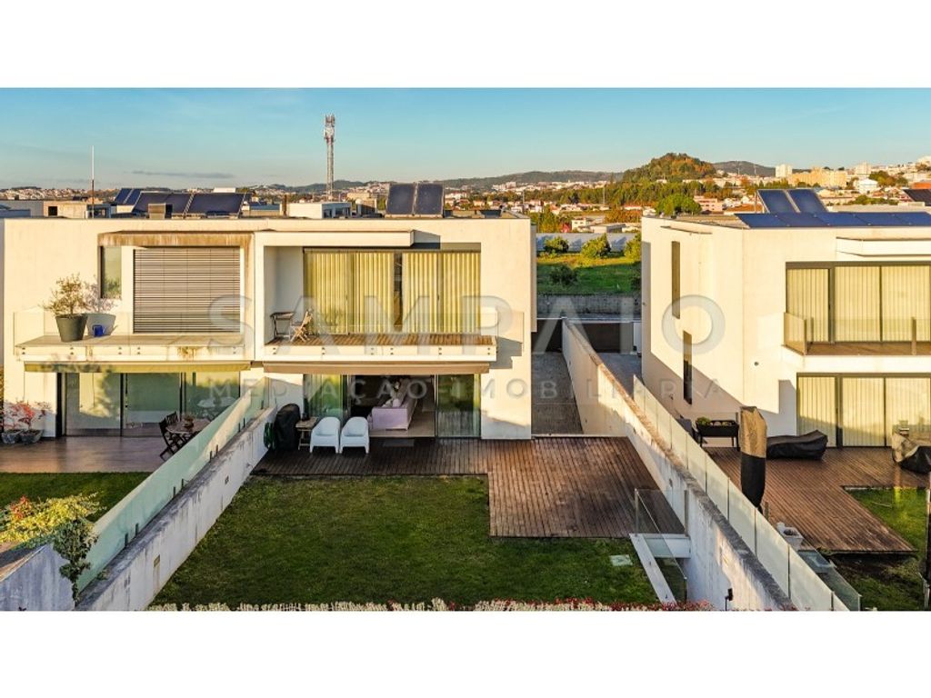 Luxury House for sale in Gondomar, 725 000 €, Photo 2