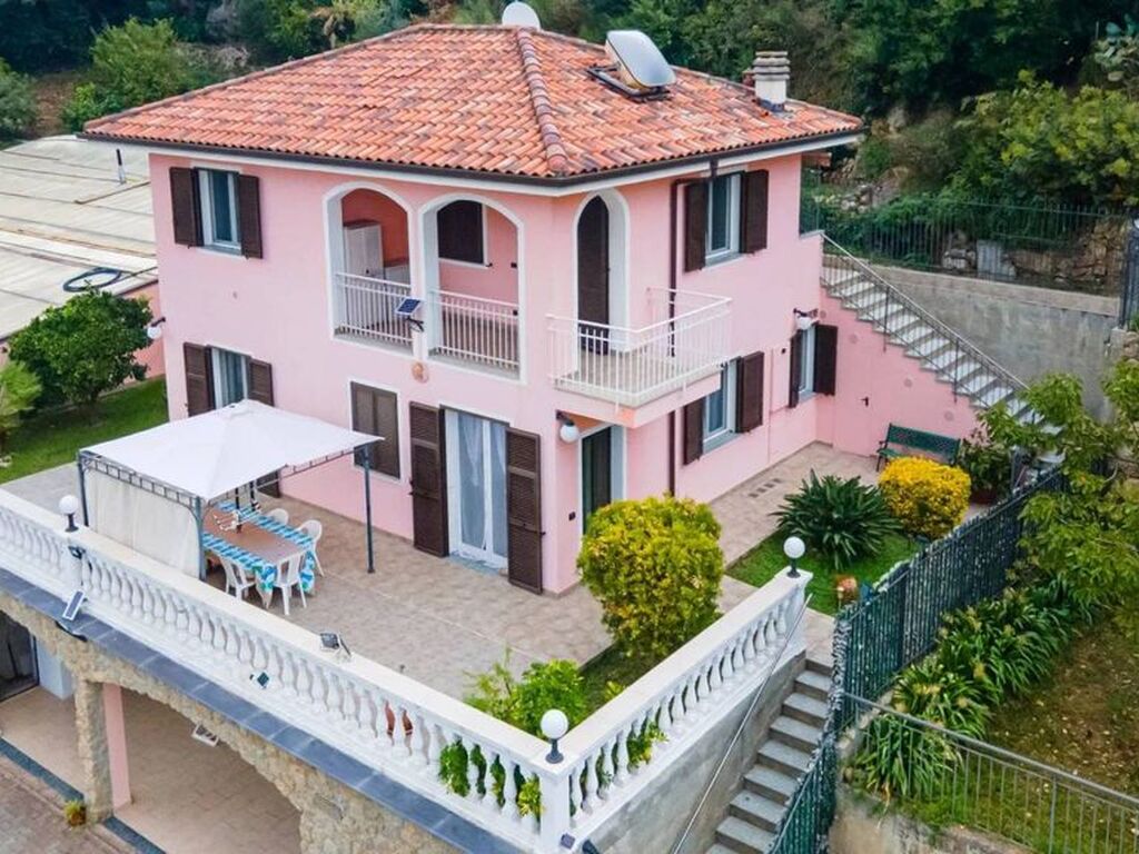 Luxury House for sale in Camporosso, 590 000 €, Photo 1