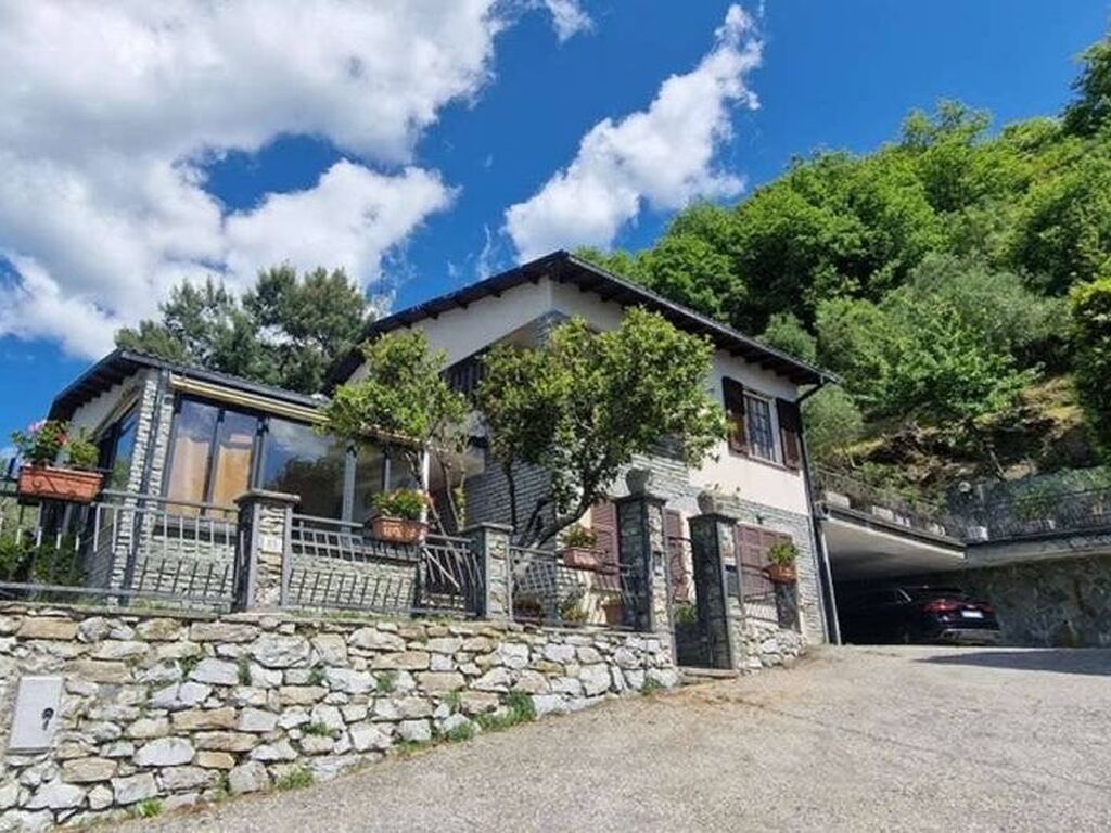 Luxury House for sale in Leivi, 850 000 €, Photo 1