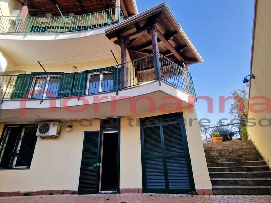 Luxury House for sale in Aversa, 600 000 €, Photo 1