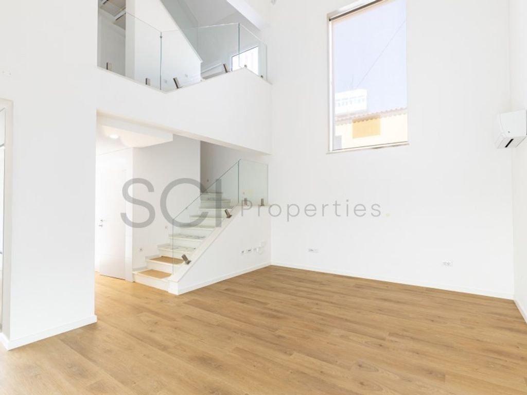 Luxury House for sale in Almada, 750 000 €, Photo 2