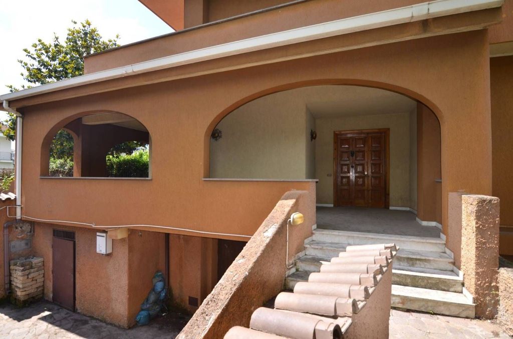 Maison de luxe à vendre à Rome, 819 000 €, Photo 2