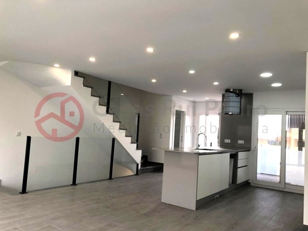 Maison de luxe à vendre à Seixal, 555 000 €, Photo 3