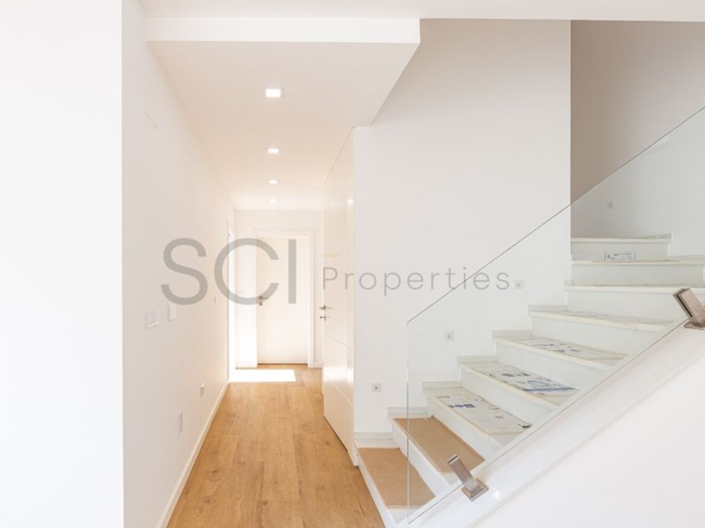 Luxury House for sale in Almada, 750 000 €, Photo 4