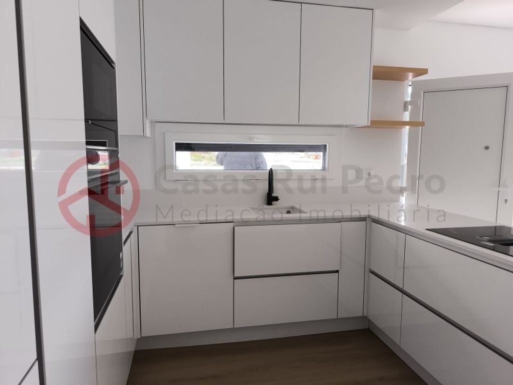 Luxury House for sale in Seixal, 560 000 €, Photo 4