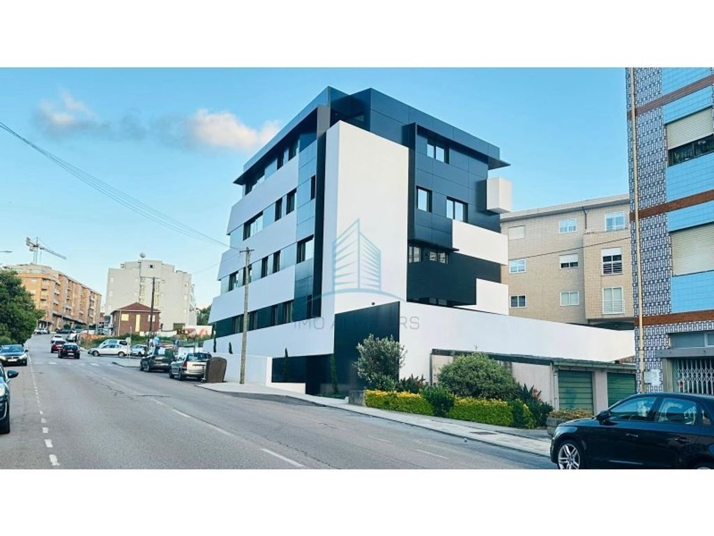 Luxury Apartment for sale in Gondomar, 558 000 €, Photo 4